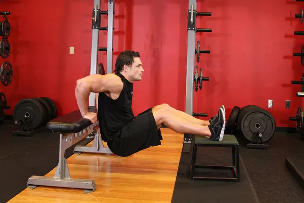 Dips sur chaise — position finale