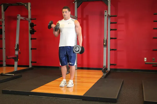 Curl biceps — position de départ