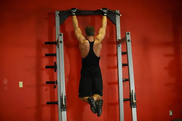 Les tractions (ou tirage vertical)